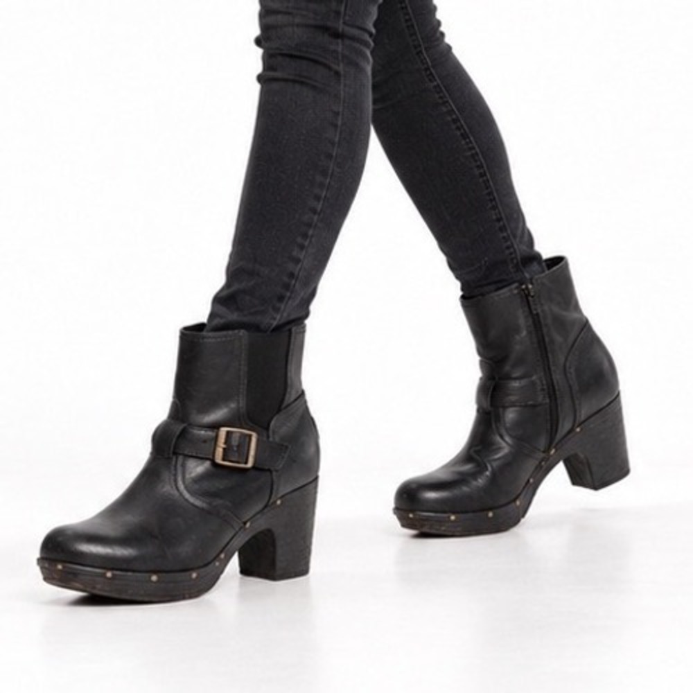 Clarks Vintage Black Leather Studded Clog Ankle Boots Buckle Women's Size 9.5